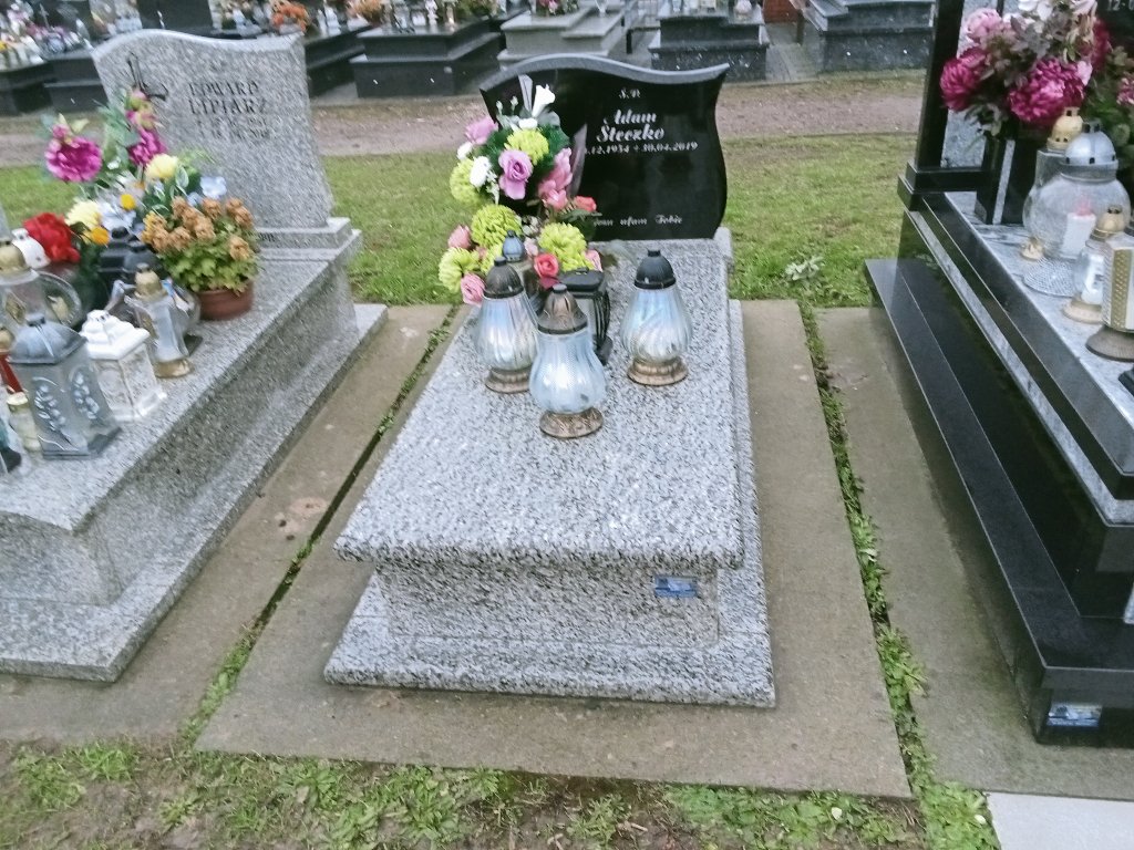 Grób Adam Steczko